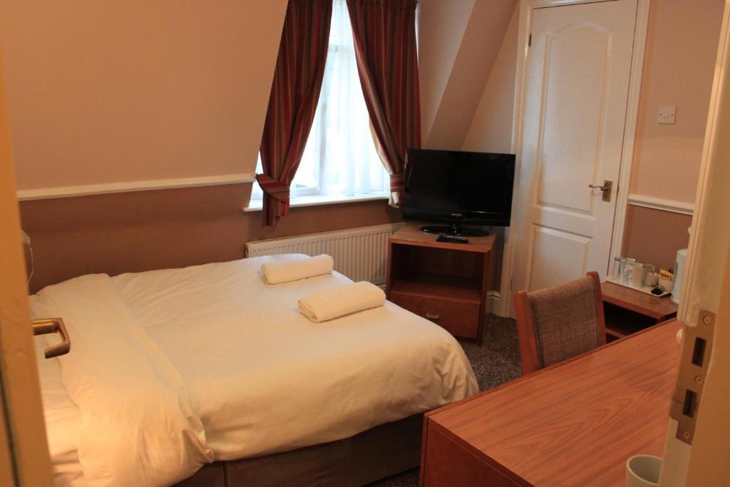 Pines Hotel Luton Airport Pokój zdjęcie